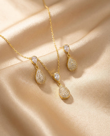 Gold Teardrop Jewelry Set