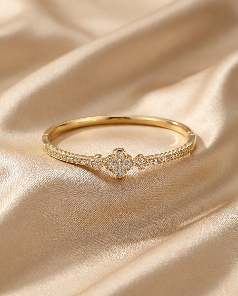 Sparkling Clover Bracelet