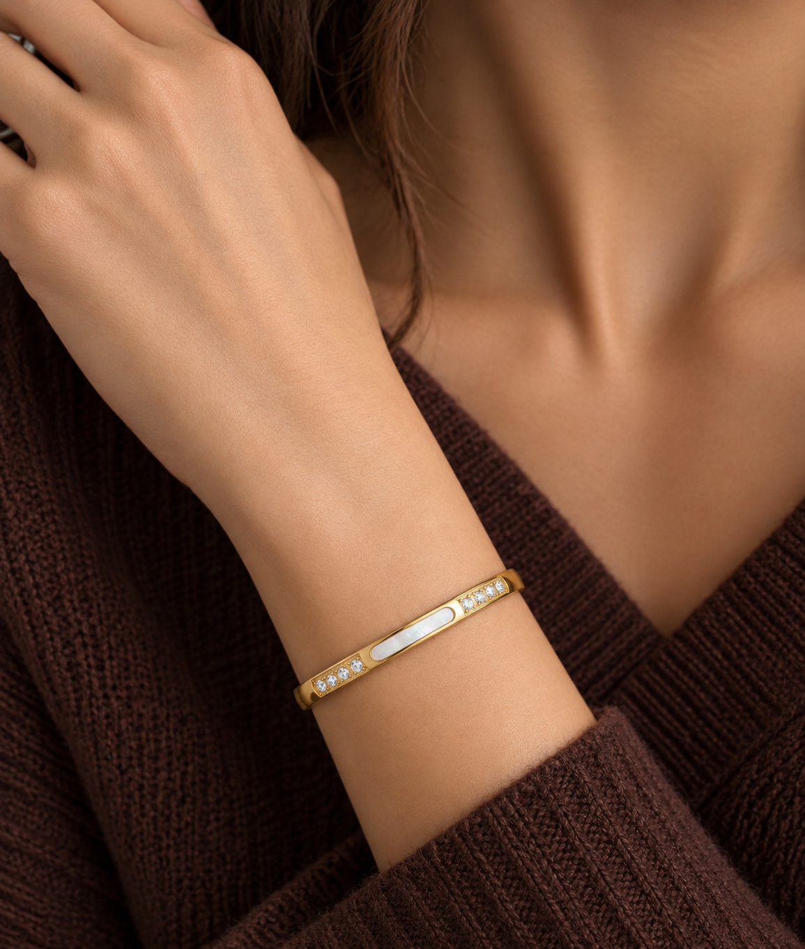 Mother-of-Pearl Inlay Gold Bangle