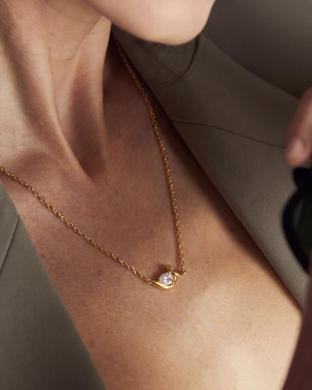 Floating Crystal Lariat Pendant Necklace