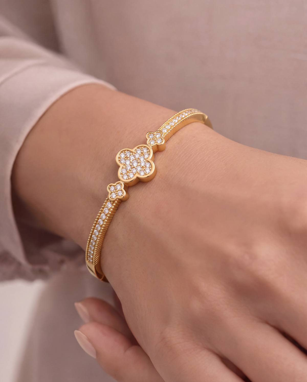 Sparkling Clover Bracelet